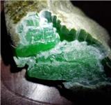 莫西沙翡翠原石的特點圖片