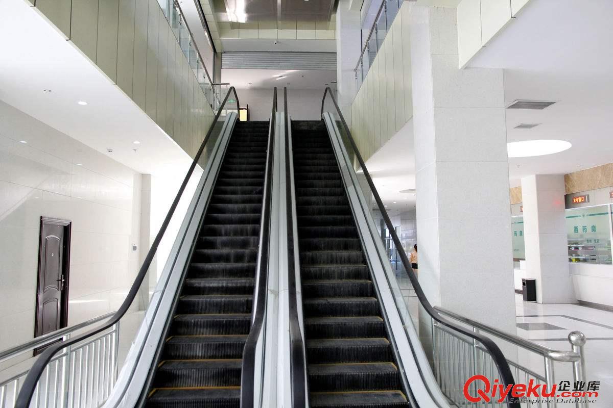 佛山专业回收电梯、货梯、自动扶梯、电梯配件等