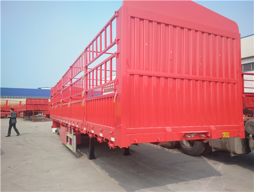 供應(yīng)13米輕體高欄半掛車(chē)華宇掛車(chē)最輕體的高欄半掛車(chē)原始圖片2
