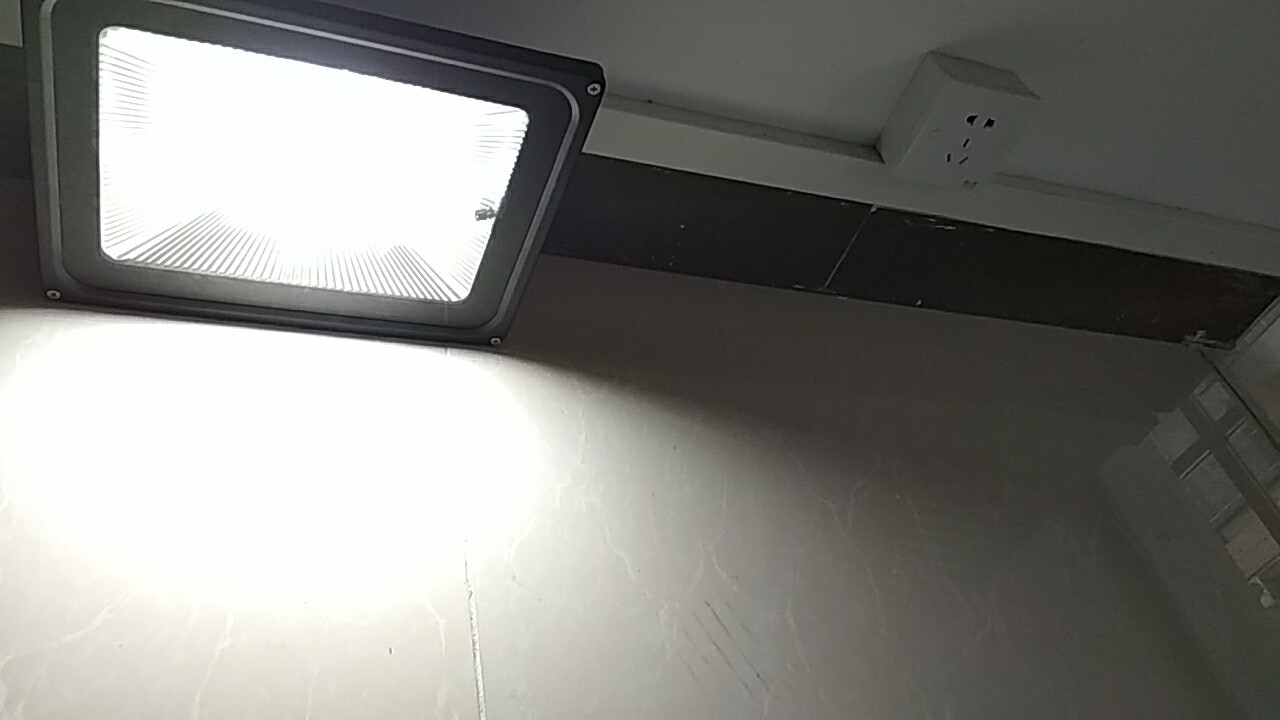太陽能投光燈原始圖片3
