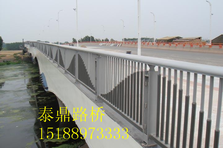 高鐵專用護欄模具堅固好看