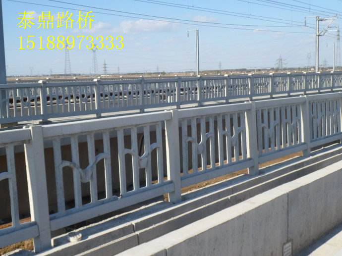 橋梁護(hù)欄模具，橋梁護(hù)欄模具價(jià)格，橋梁護(hù)欄模具廠家