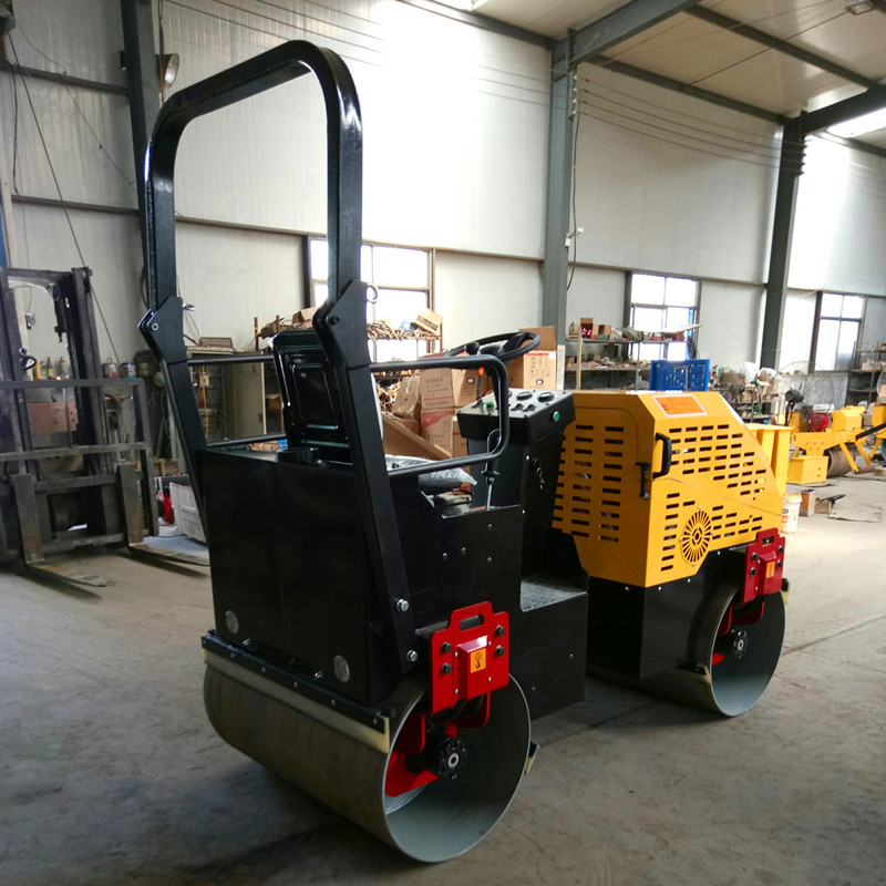 天通機械廠家直銷2T駕駛型雙鋼輪全液壓壓路機