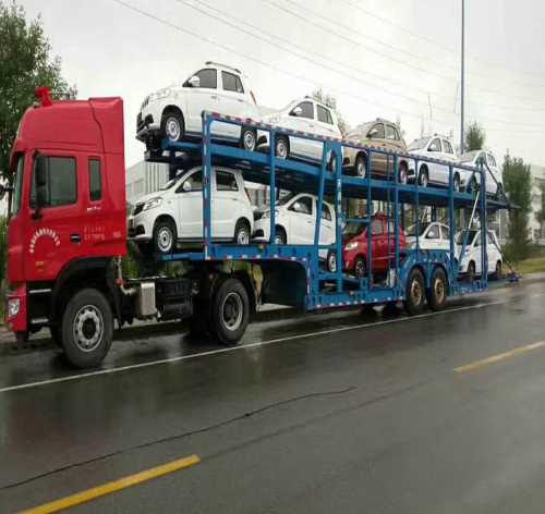 工程機(jī)械運(yùn)輸掛車廠家_梁山輕型花欄半掛車廠家電話_梁山躍通專