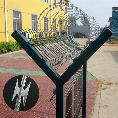 供應安平縣中博雙邊絲護欄網高速公路圍欄網住宅小區圍欄網公園圍欄網
