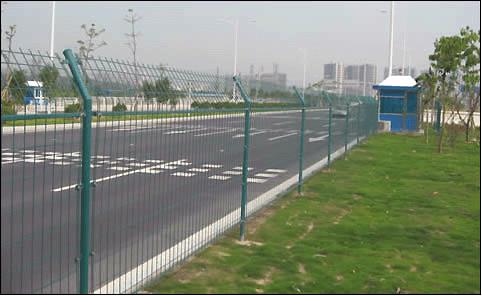 供應安平縣中博雙邊絲護欄網高速公路圍欄網住宅小區圍欄網公園圍欄網原始圖片3