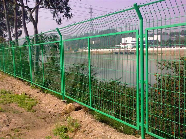 供應安平縣中博運動場圍網學校操場圍網網球場籃球場足球場圍欄網體育場地防護網