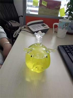 500ml小豬豬生肖動物工藝酒瓶可愛小懶豬酒瓶原始圖片2